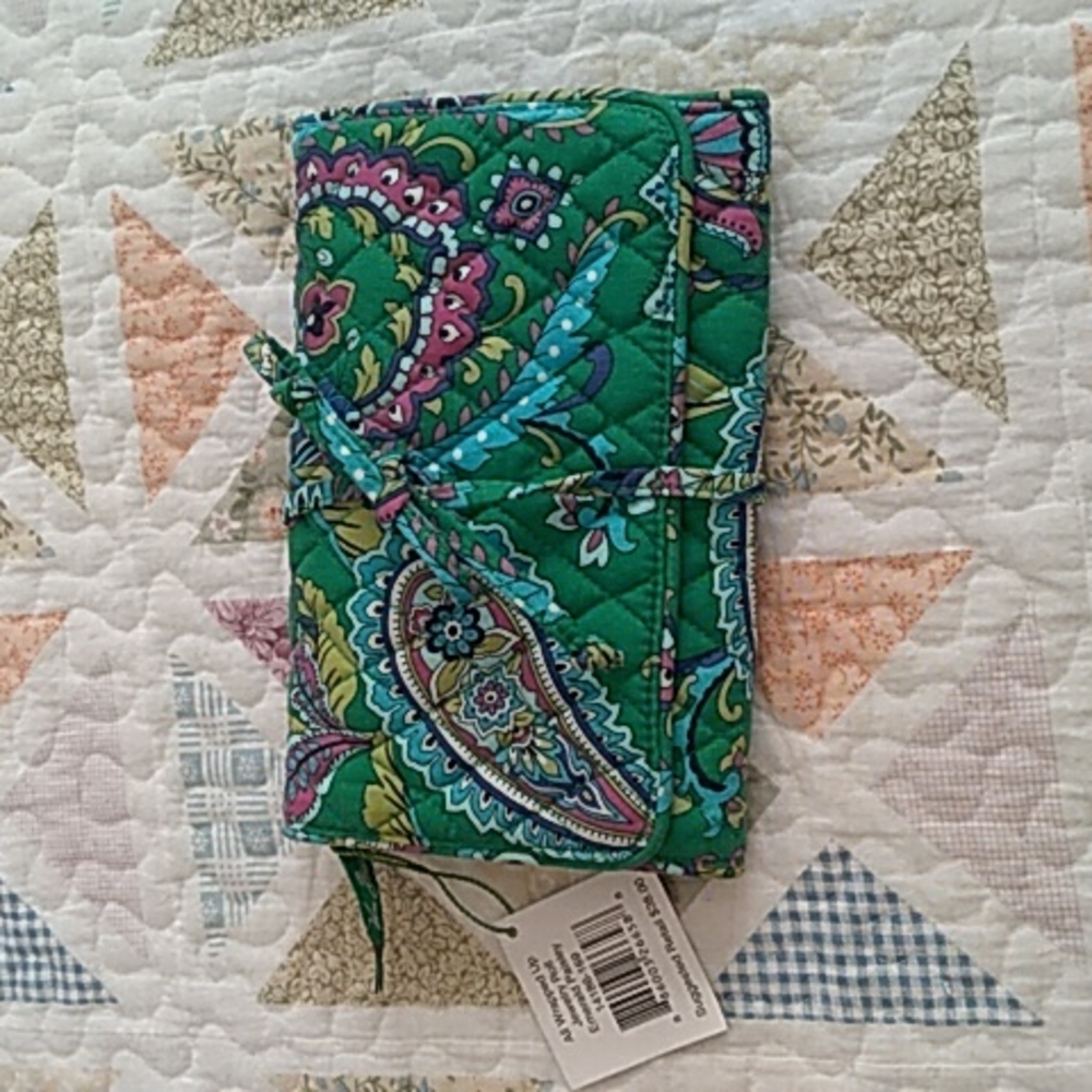 Vera Bradley All Wrapped Up Jewelry Roll